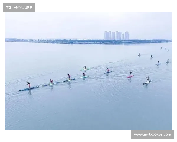 桨板锦标赛高校组邓师节夺男子耐力赛冠军 武汉体院包揽多项奖项
